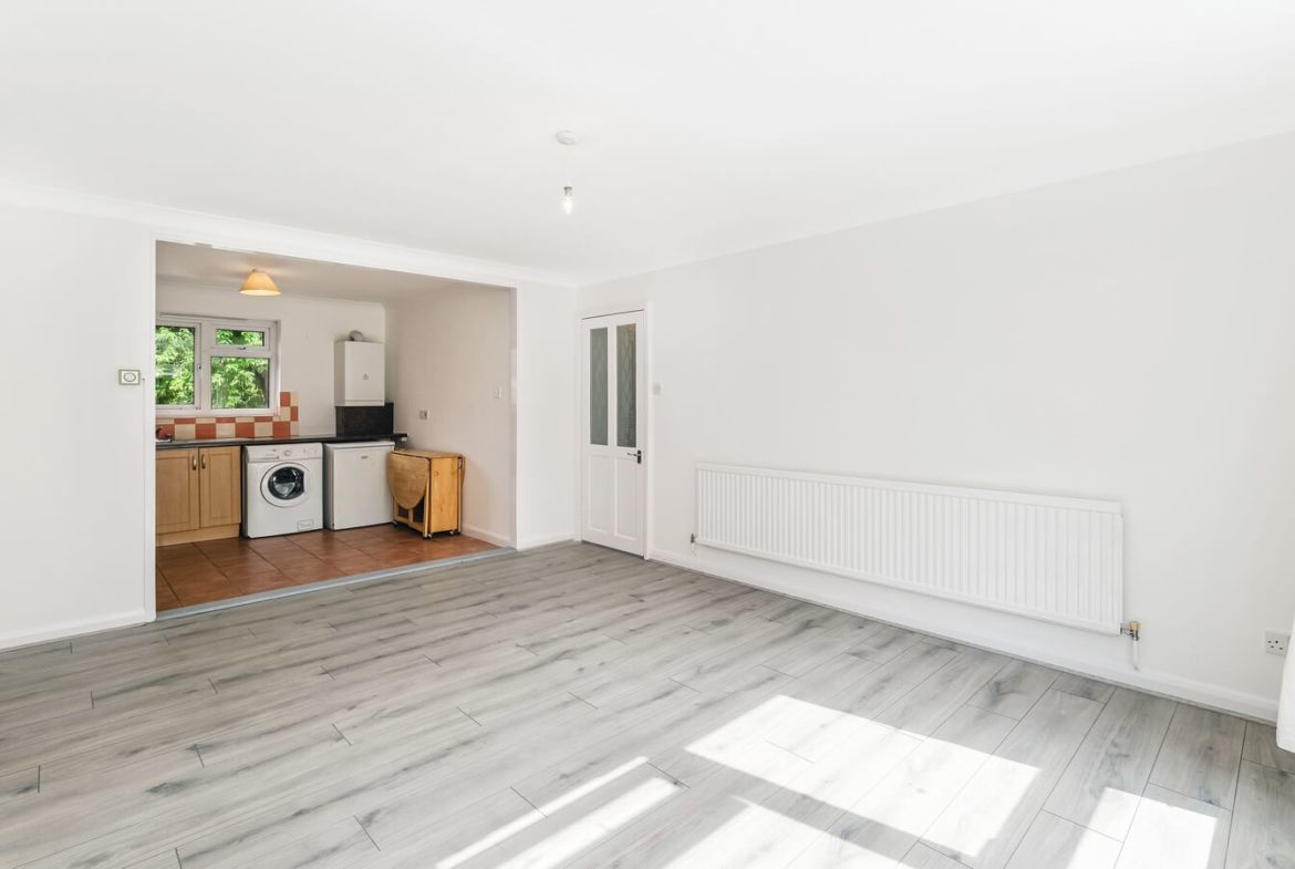 2 Bedroom Flat For Rent E2 Hackney London