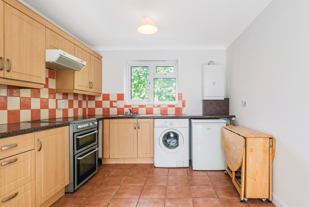 2 Bedroom Flat For Rent E2 Hackney London