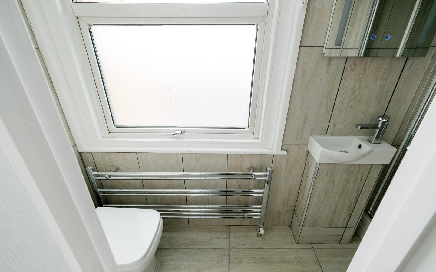 3 Bedroom Flat For Rent in Hackney London E9 7HD