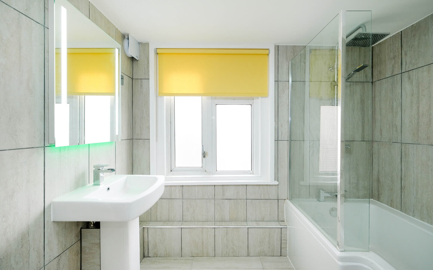 3 Bedroom Flat For Rent in Hackney London E9 7HD