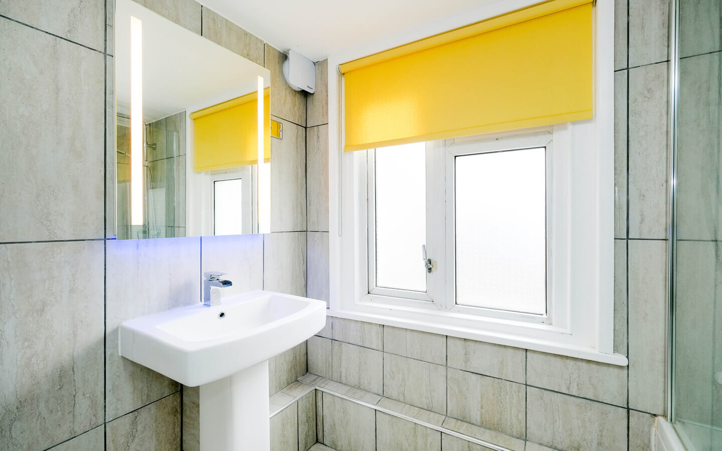 3 Bedroom Flat For Rent in Hackney London E9 7HD