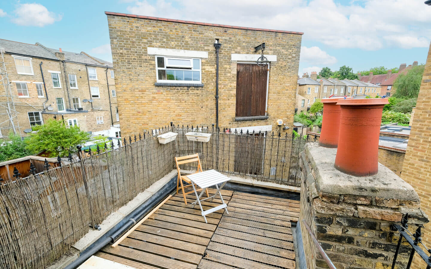 3 Bedroom Flat For Rent in Hackney London E9 7HD