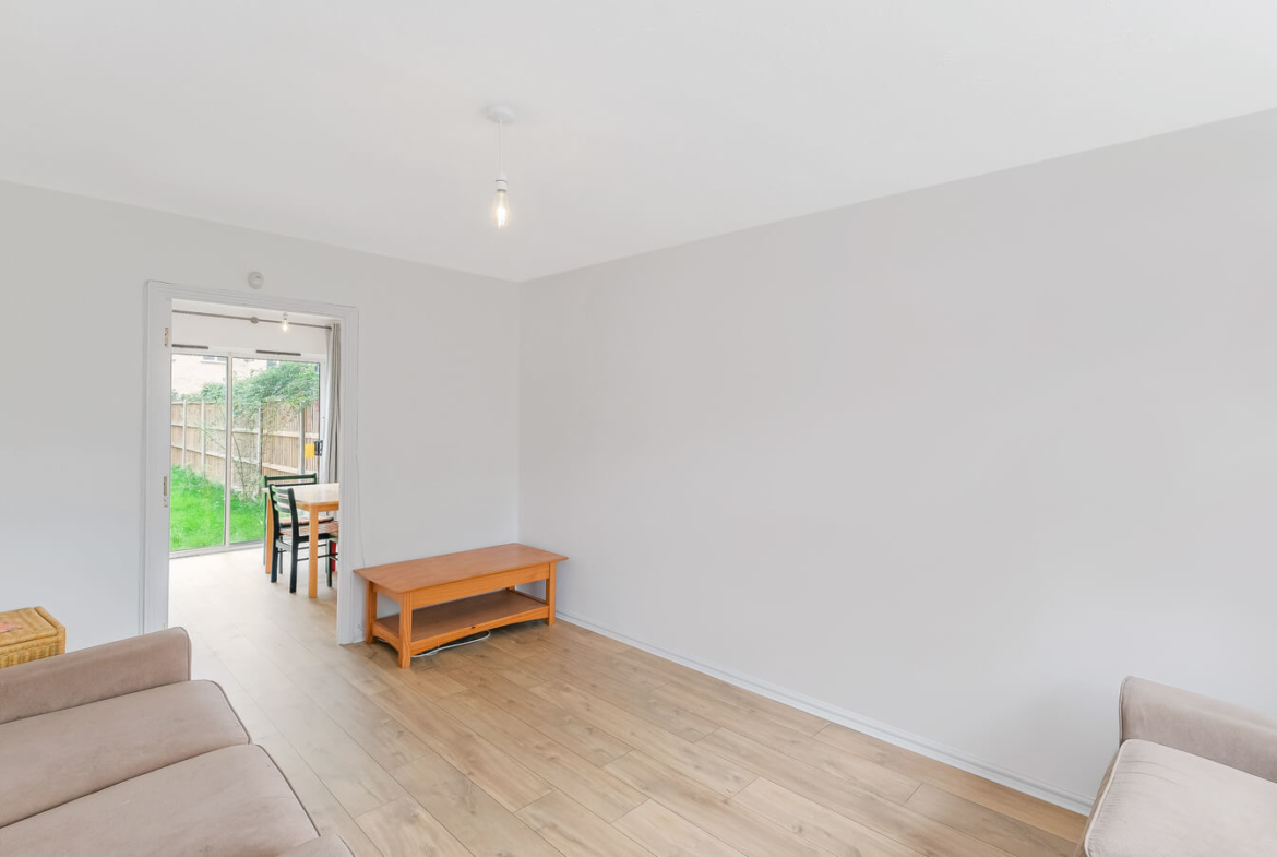 2 Bedroom House For Rent in Hackney London E9