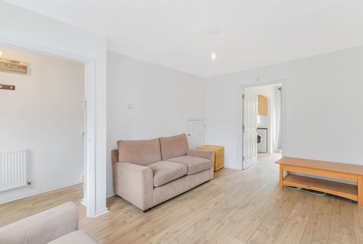 2 Bedroom House For Rent in Hackney London E9
