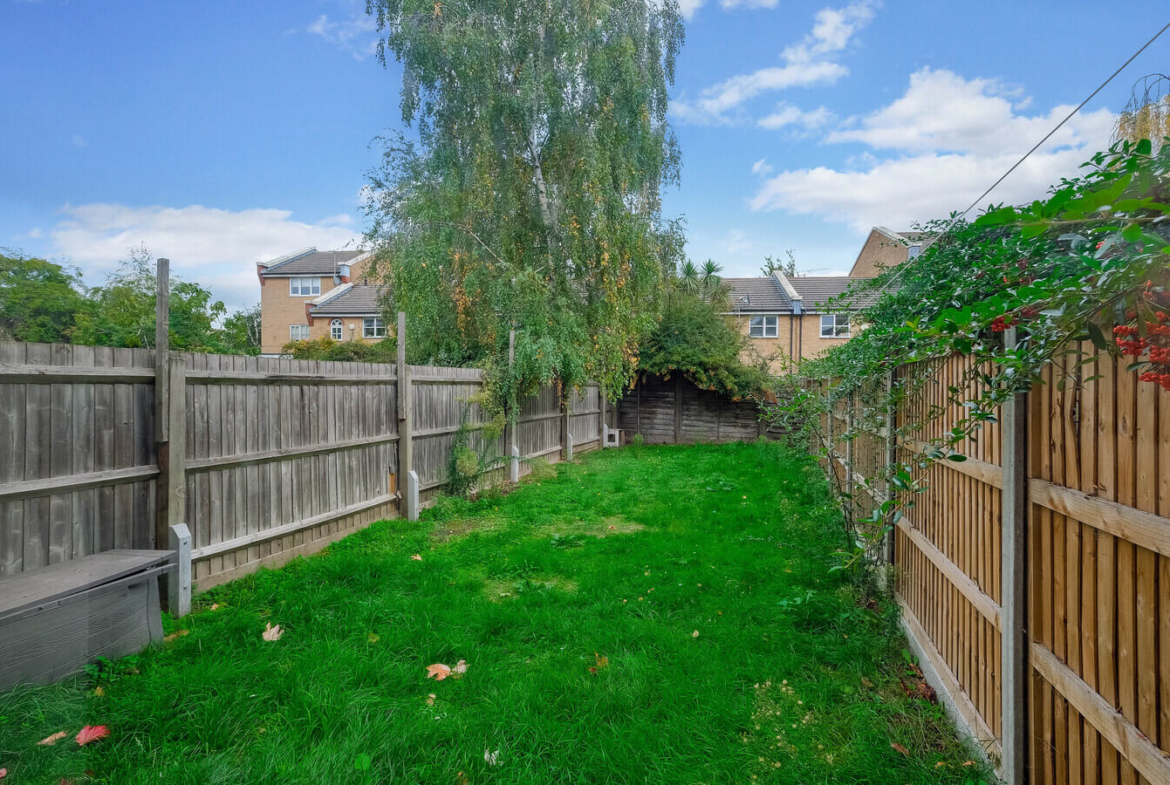 2 Bedroom House For Rent in Hackney London E9