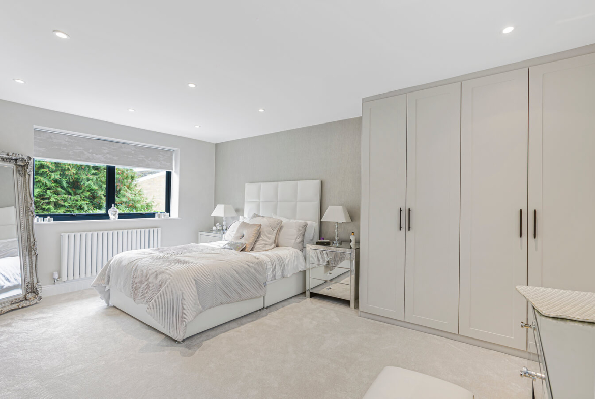 5 Bedroom House For Sale