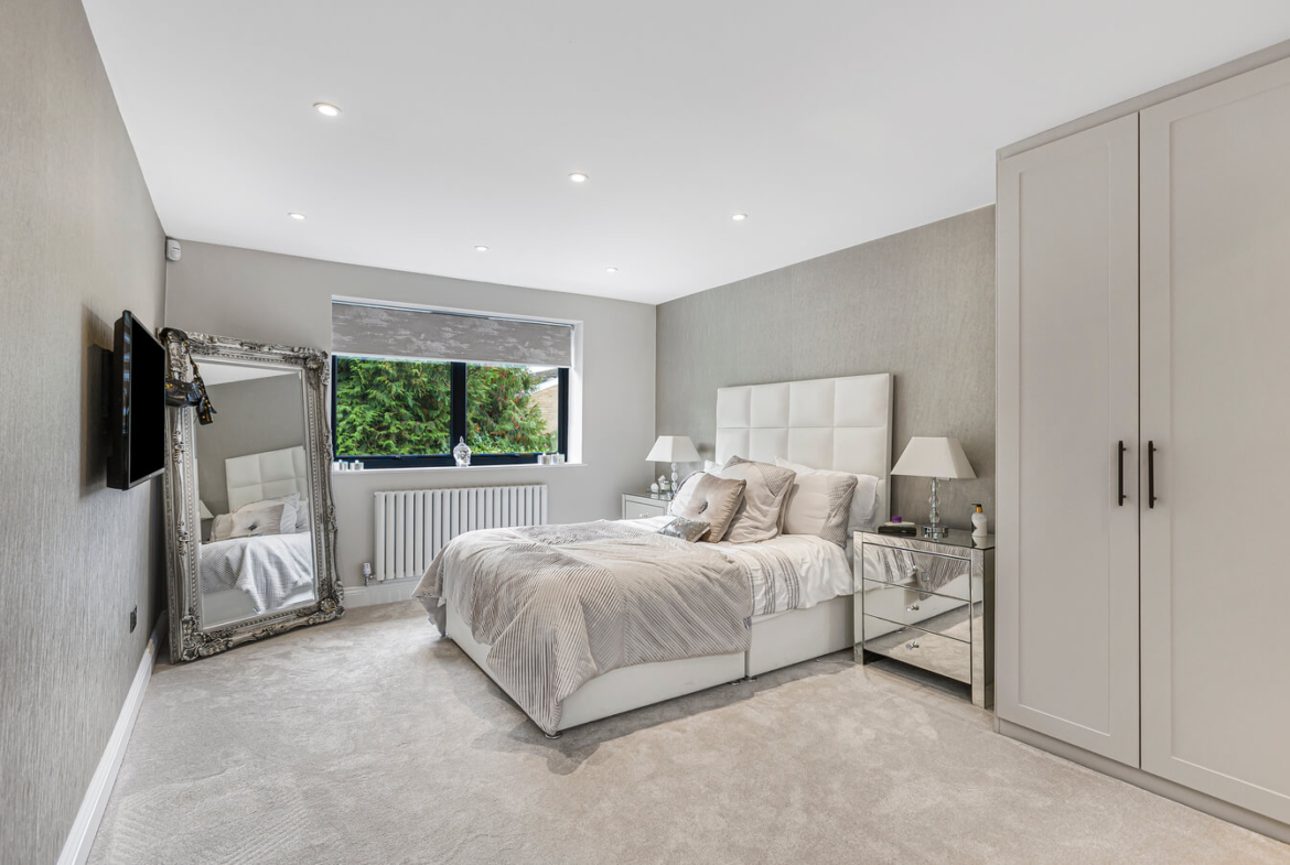 5 Bedroom House For Sale