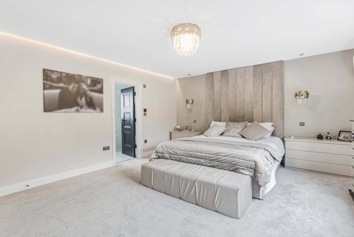 5 Bedroom House For Sale