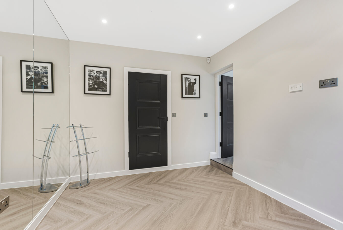 5 Bedroom House For Sale