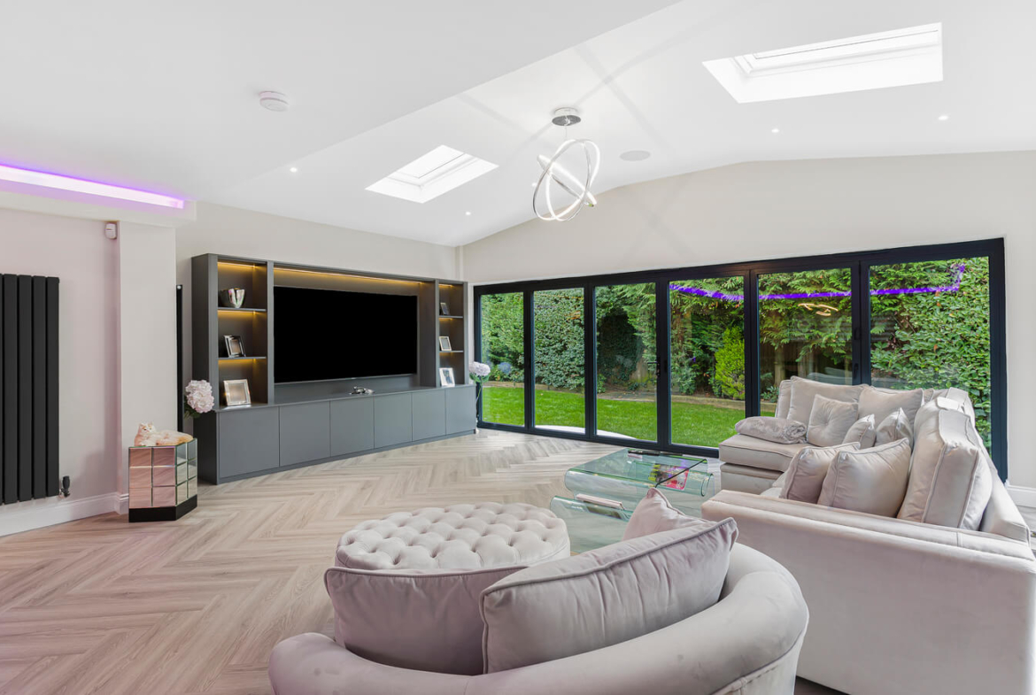 5 Bedroom House For Sale