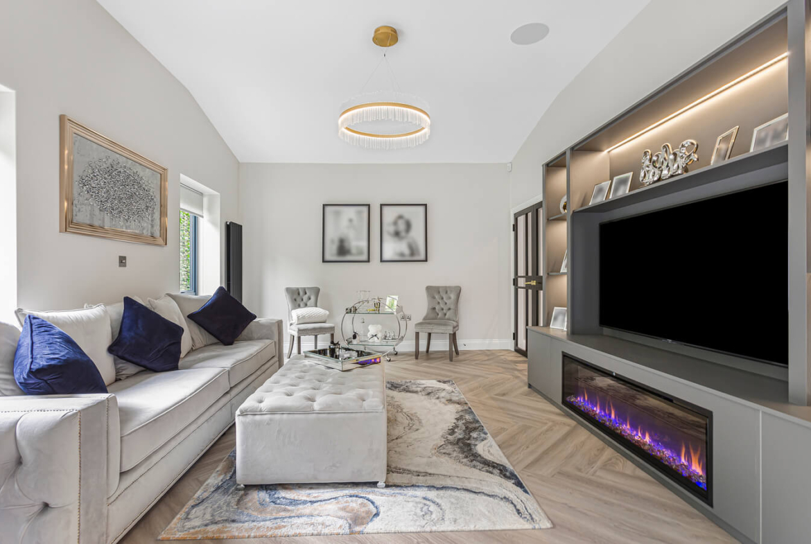 5 Bedroom House For Sale