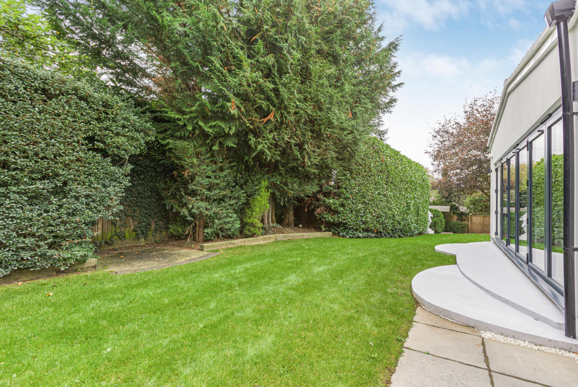 5 Bedroom House For Sale