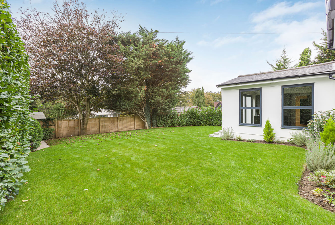 5 Bedroom House For Sale