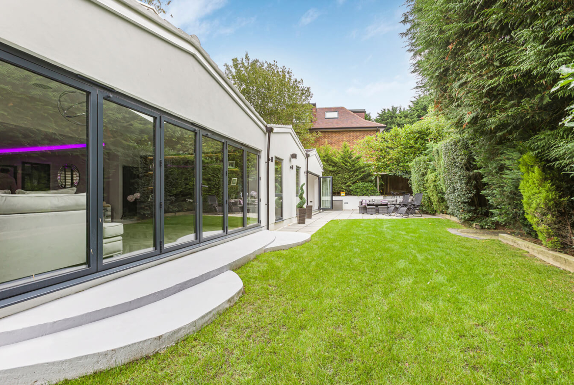 5 Bedroom House For Sale