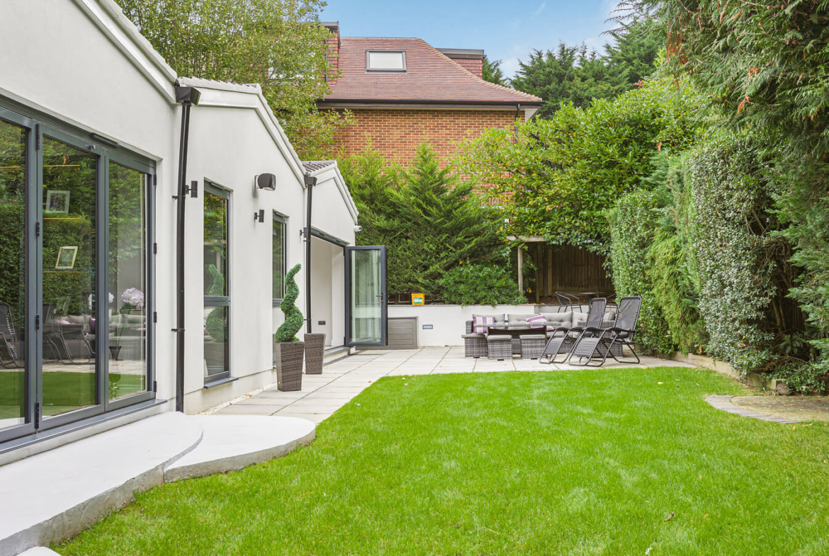 5 Bedroom House For Sale